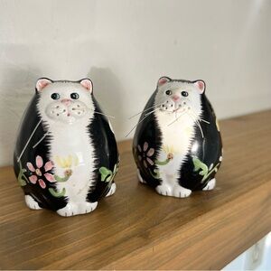 ⭐️ Vintage Cat Salt and Pepper Shakers
